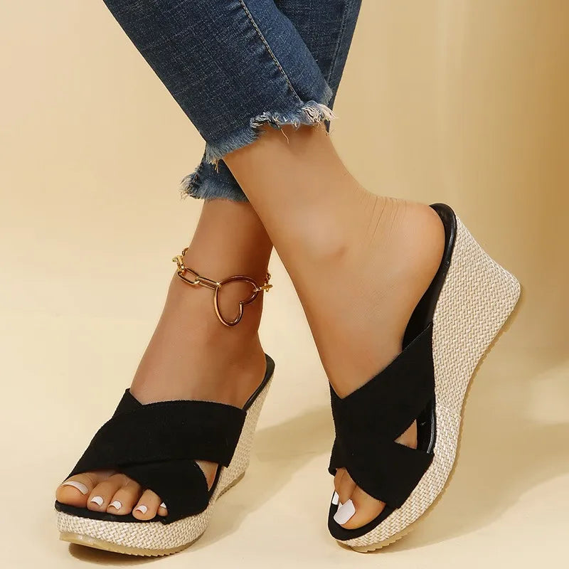 Jewel Chic Wedge Sandalen 